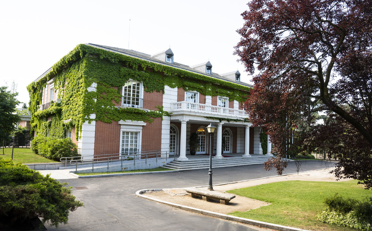 Fachada del Edificio del Consejo en el Complejo de La Moncloa