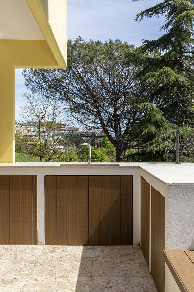 Una cocina exterior (porque no sólo de barbacoas vive el hombre).
