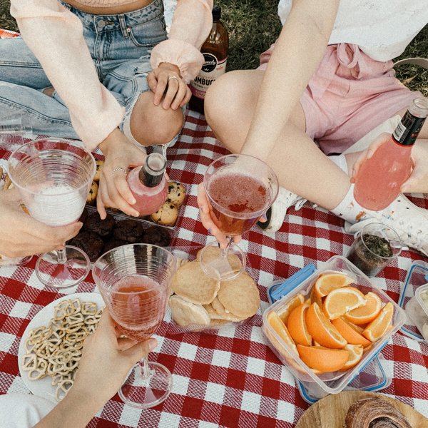Estas piezas de picnic son tan bonitas que también las usarás en casa