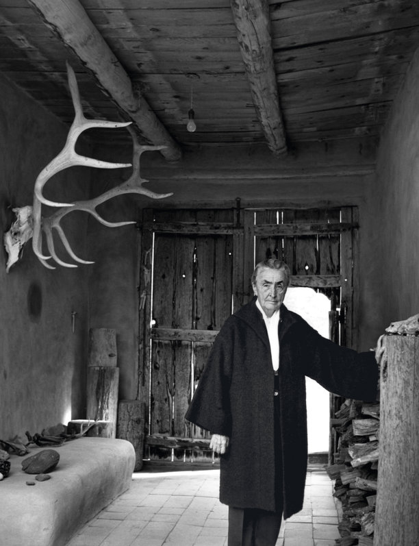 Entramos en la casa tradicional mexicana en la que vivió Georgia O’Keeffe y que influyó en su obra