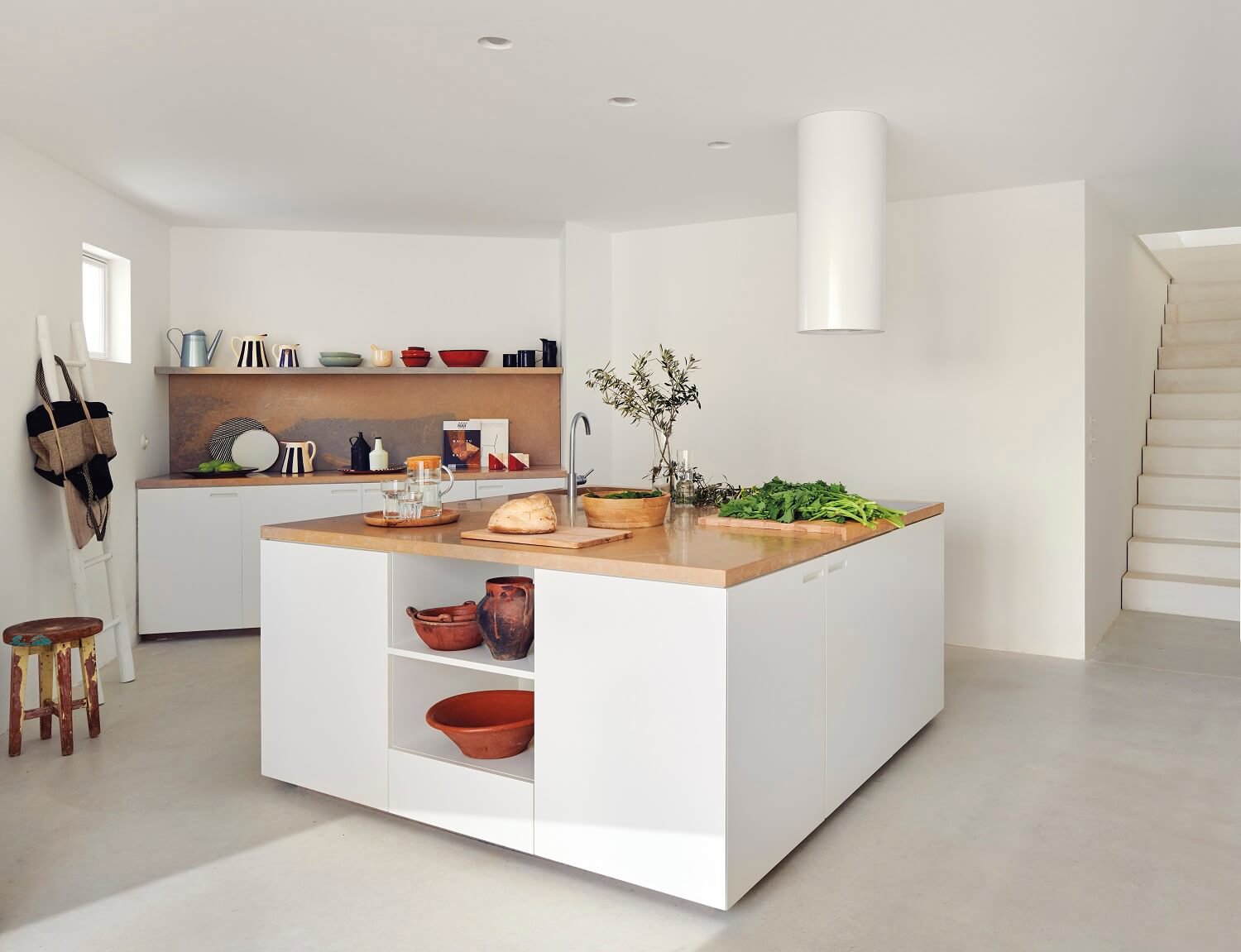 Amplitud visual distribución cocina blanca