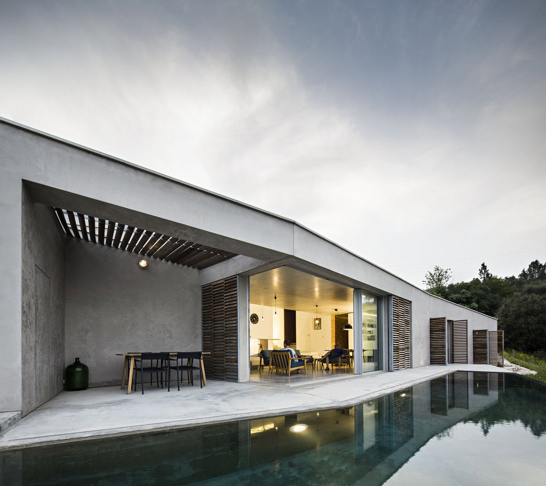 Casa en Gateira, por Camarim Arquitectos