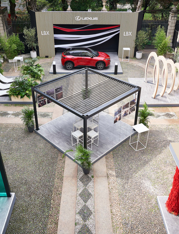 Lexus celebra en Milán la llegada del Nuevo LBX con una original presentación 