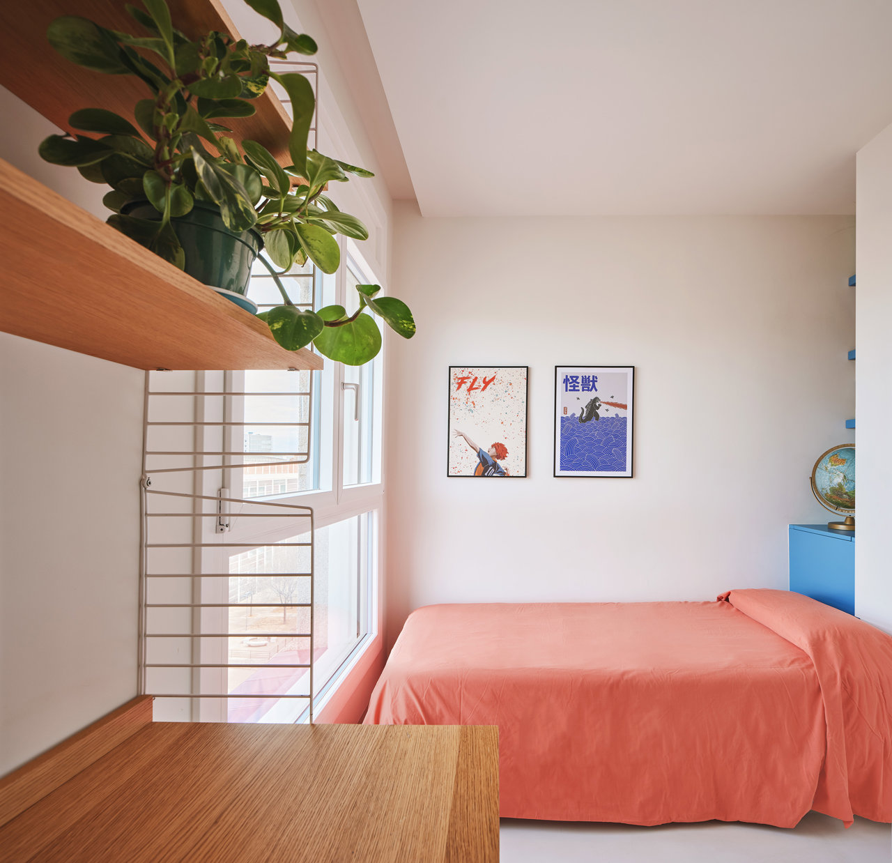 En las habitaciones infantiles, los colores se mezclaron con habilidad para crear entornos alegres y estimulantes.