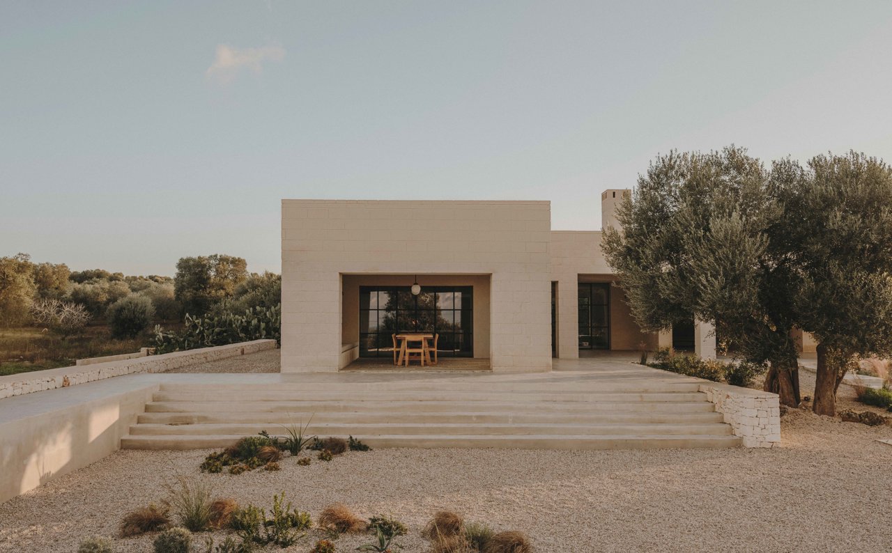 Casa Maiora en Carovigno, en la Puglia italiana, de Studio Andrew Trotter