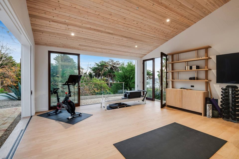 Cindy construyó este gimnasio para entrenar junto a su hija Kaia.  