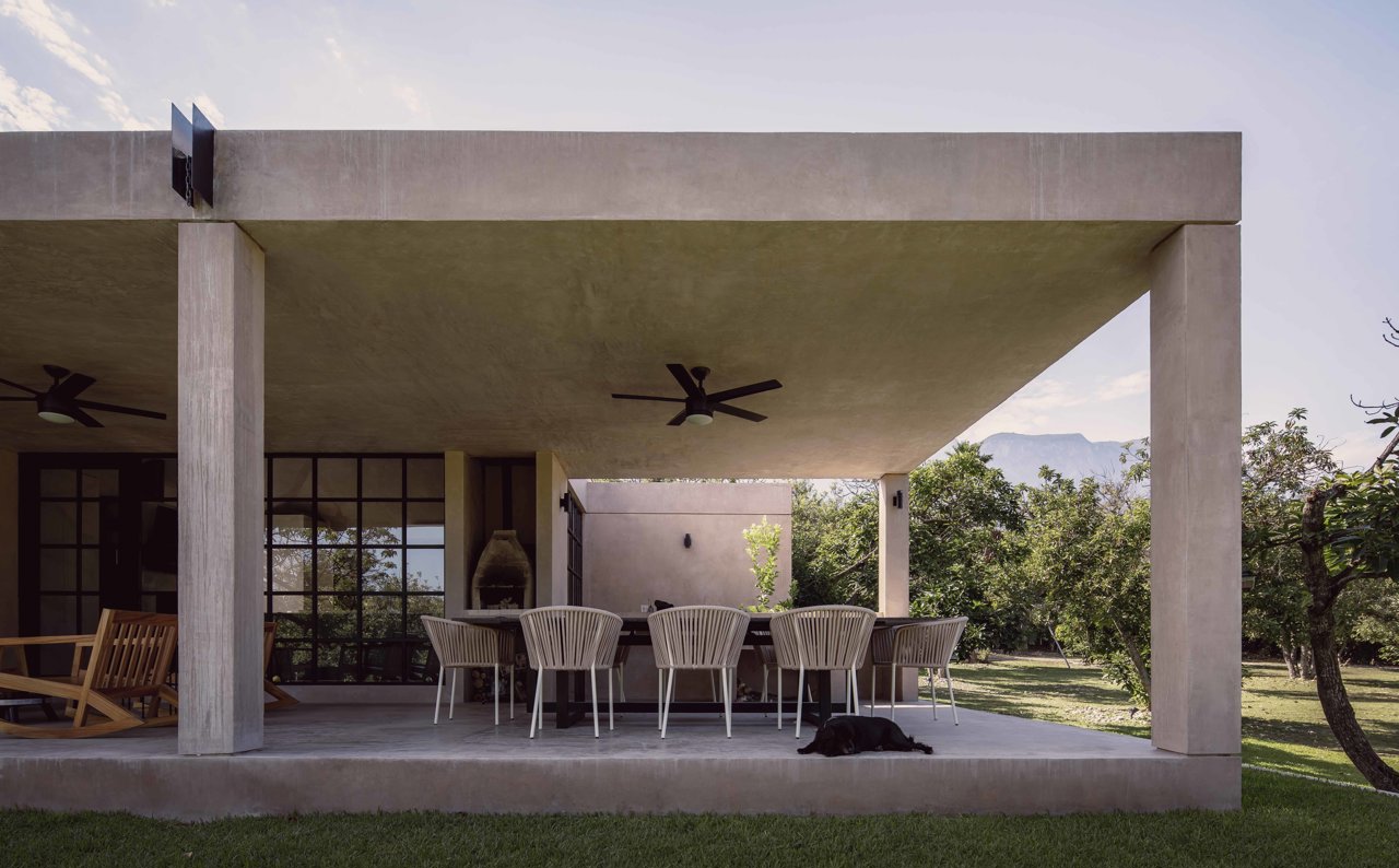 Vivir en plena naturaleza respetando el entorno y haciendo del interior una deliciosa prolongación del paisaje. 
