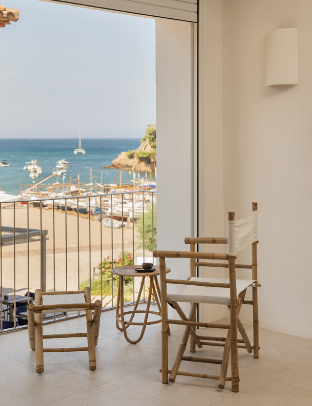 Una antigua casa de pescadores en Begur convertida en apartamento minimalista