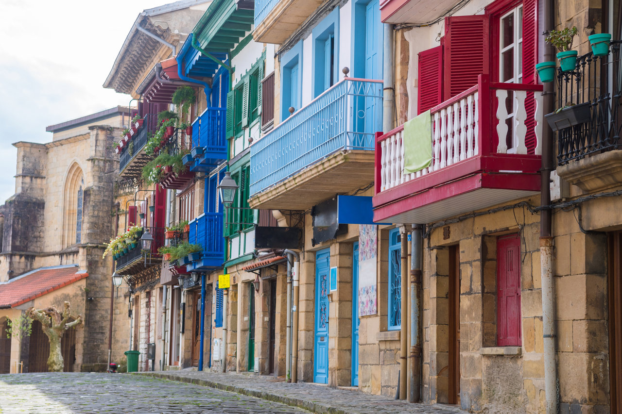 Hondarribia es una famosa ciudad medieval cerca de San Sebastián.