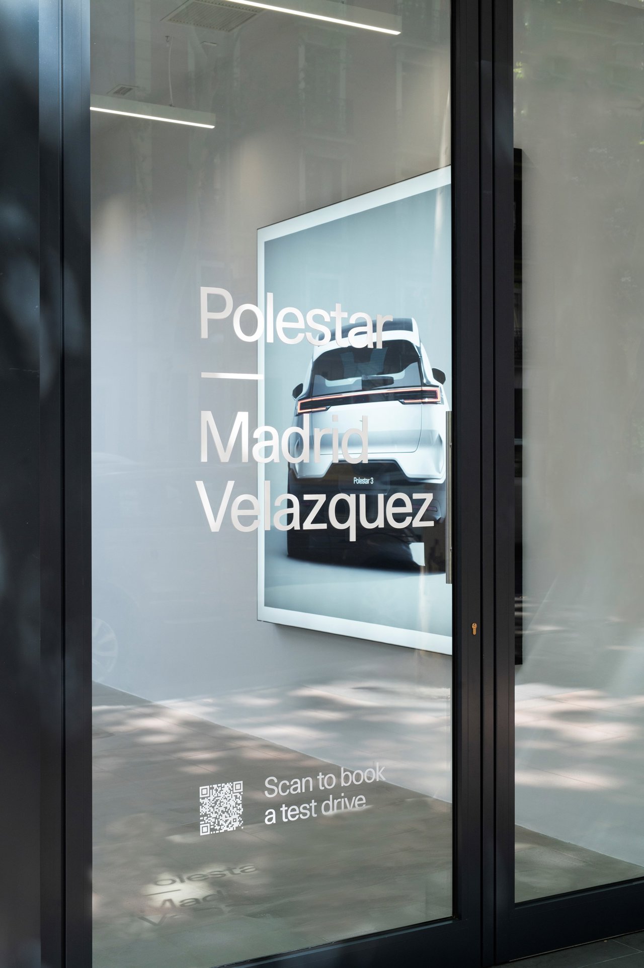 Entrada al nuevo Polestar Space de Madrid.