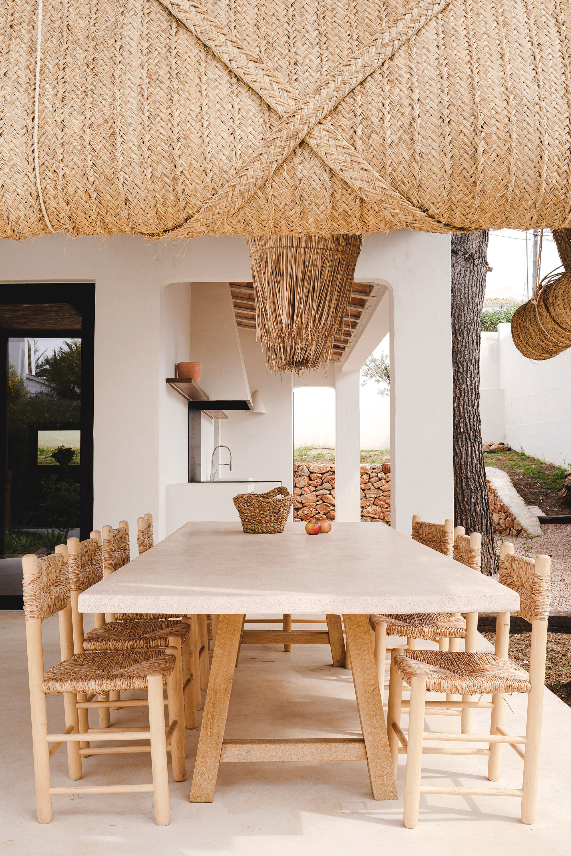 Comedor exterior madera cañizo