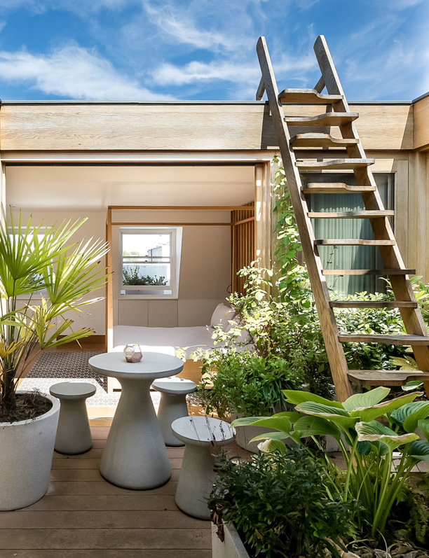 Este moderno penthouse esconde un secreto que da mucha envidia: un jardín privado
