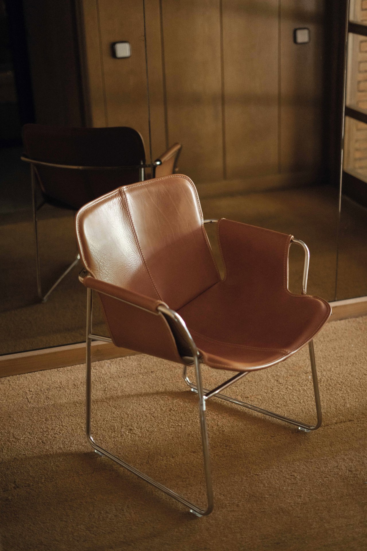La nueva silla Orma diseñada por él para Isist Atelier siguiendo el concepto de su admirada BKF. 
