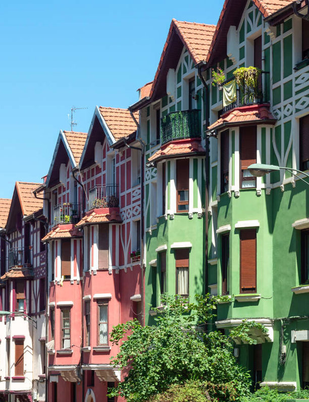 Un cachito de Londres en Bilbao: este barrio de la capital vasca parece Notting Hill (con todo su encanto y color)