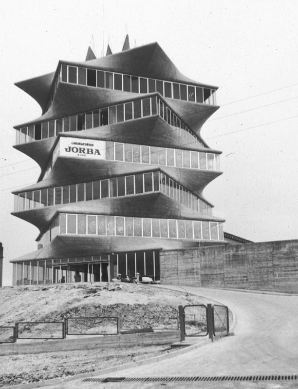 Estas son las 5 demoliciones de edificios más polémicas de Madrid (con imágenes para el recuerdo)