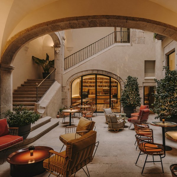 Así se reforma un palacete del siglo XVIII: ahora es un hotel en Girona donde se respira un lujo sin pretensiones