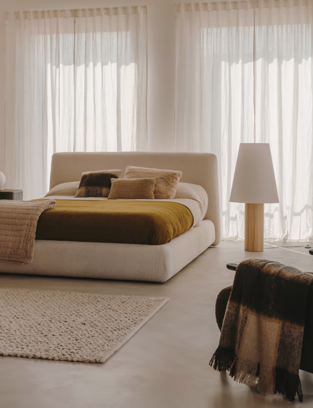 Kave Home tiene las mejores ideas para decorar y conseguir un efecto acogedor en un dormitorio moderno 