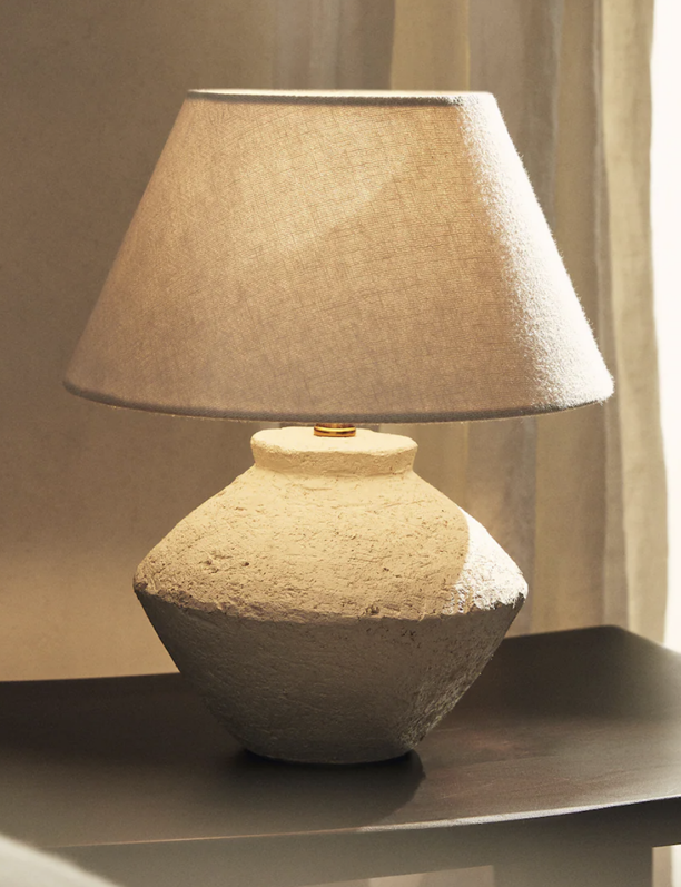 Esta lámpara de Zara Home es capaz de transportarme a una casa rural gracias a su belleza y carácter artesano