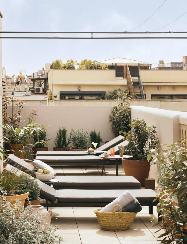 Esta es la guía completa para actualizar tu terraza (incluso si es pequeña): 6 propuestas de estilo y trucos para aprovechar cada rincón