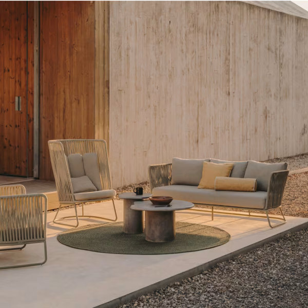Kave Home se adelanta a la primavera y lanza los muebles de exterior perfectos para lograr un 'total look natural' en tu terraza