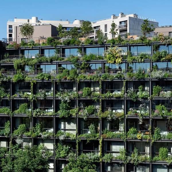 Explora el universo de Philippe Starck: una ruta por los 6 hoteles imperdibles del diseñador en París