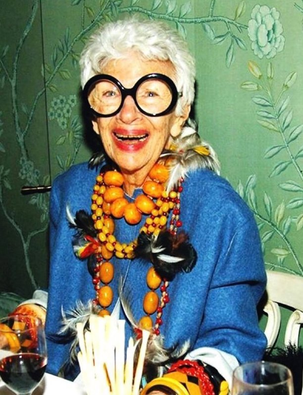 Iris Apfel muere a los 102 años: adiós a una leyenda del interiorismo y la moda