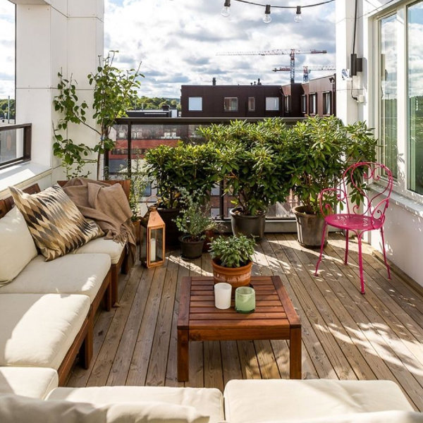 Saca el máximo partido a tu balcón: 4 ideas MUY prácticas (y con estilo) para espacios pequeños