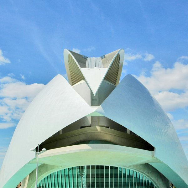 O las amas o las odias: conoce las obras arquitectónicas más polémicas de España (y por qué no podemos dejar de hablar de ellas)