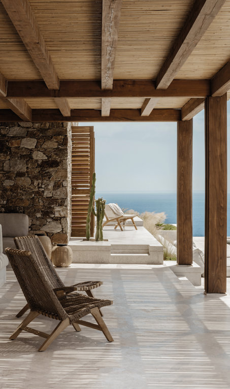 Una casa en la isla griega de Siros con vistas al Mediterráneo, que rinde tributo a la arquitectura vernacular de la zona